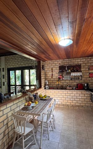 Casa de condomínio para alugar com 280m², 3 quartos e 2 vagasLavabo