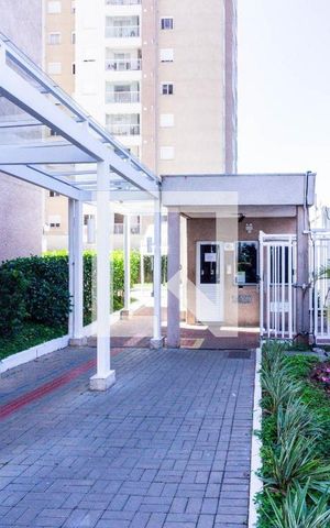 Apartamento à venda com 49m², 2 quartos e 1 vaga Apartamento à venda com 49m², 2 quartos e 1 vagaFachada e portaria