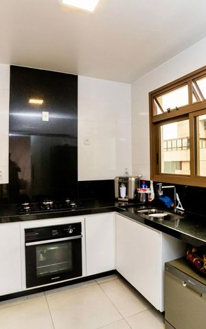 Apartamento à venda com 84m², 3 quartos e 2 vagas Apartamento à venda com 84m², 3 quartos e 2 vagasCozinha e Área de Serviço