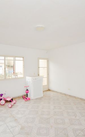 Casa à venda com 125m², 2 quartos e 2 vagasSala