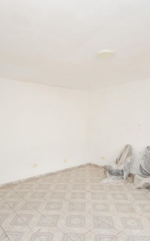 Casa à venda com 125m², 2 quartos e 2 vagasSala