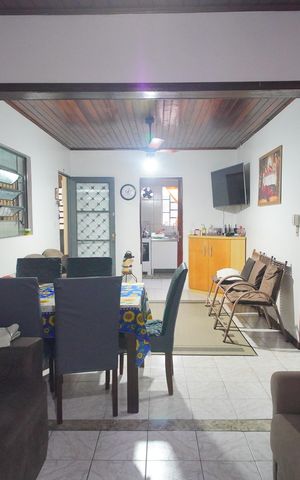 Casa à venda com 120m², 3 quartos e 3 vagasSala