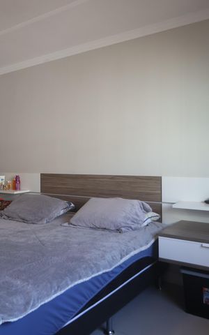 Casa à venda com 177m², 2 quartos e 2 vagasSuíte