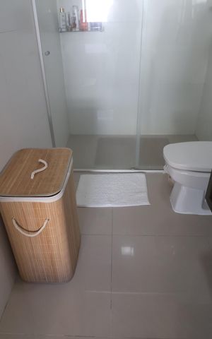 Casa à venda com 177m², 2 quartos e 2 vagasBanheiro Suíte 