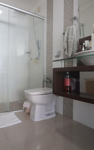 Casa à venda com 177m², 2 quartos e 2 vagasBanheiro Suíte 