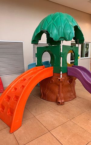 Apartamento para alugar com 140m², 4 quartos e 2 vagasÁrea comum - Playground