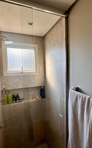 Apartamento à venda com 103m², 3 quartos e 2 vagas Apartamento à venda com 103m², 3 quartos e 2 vagasBanheiro 1