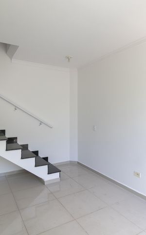 Casa para alugar com 80m², 2 quartos e 1 vaga Casa para alugar com 80m², 2 quartos e 1 vagaSala