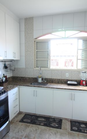Casa à venda com 178m², 3 quartos e 2 vagasCozinha
