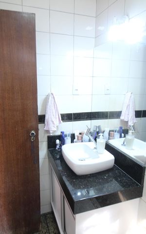 Casa à venda com 178m², 3 quartos e 2 vagasSuite Quarto 2