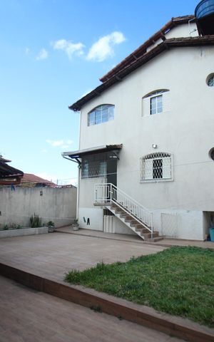 Casa à venda com 178m², 3 quartos e 2 vagasQuintal