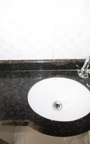 Casa para alugar com 100m², 2 quartos e 2 vagasBanheiro da Suíte 1