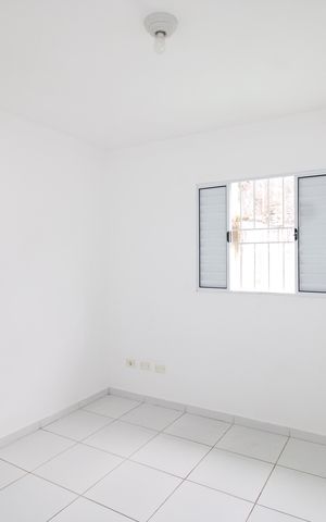 Casa para alugar com 100m², 2 quartos e 2 vagasQuarto 1 - Suíte
