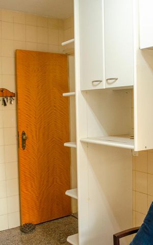 Apartamento à venda com 140m², 4 quartos e 2 vagas Apartamento à venda com 140m², 4 quartos e 2 vagasCozinha