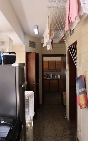 Apartamento à venda com 210m², 4 quartos e 3 vagas Apartamento à venda com 210m², 4 quartos e 3 vagasÁrea de Serviço