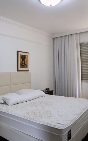 Apartamento à venda com 210m², 4 quartos e 3 vagas Apartamento à venda com 210m², 4 quartos e 3 vagasSuíte