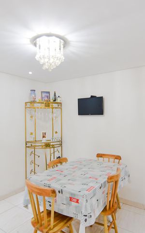 Casa à venda com 266m², 3 quartos e 2 vagasCopa