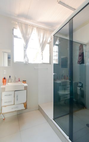 Casa à venda com 266m², 3 quartos e 2 vagasBanheiro da Suíte