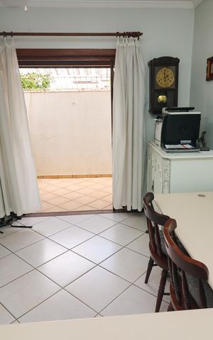 Casa à venda com 205m², 3 quartos e 3 vagas Casa à venda com 205m², 3 quartos e 3 vagasSala de Jantar