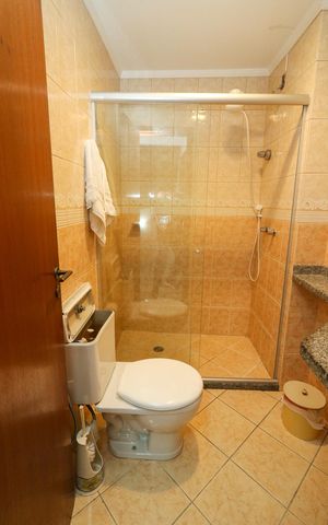 Casa à venda com 205m², 3 quartos e 3 vagas Casa à venda com 205m², 3 quartos e 3 vagasBanheiro Social