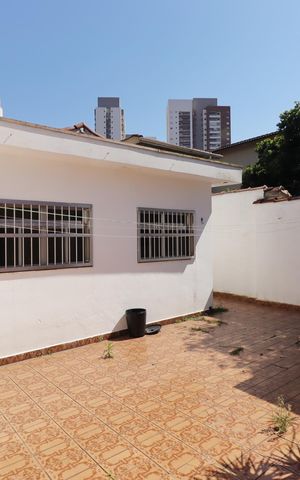 Casa para alugar com 126m², 2 quartos e 2 vagasQuintal
