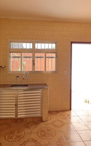 Casa para alugar com 126m², 2 quartos e 2 vagasCozinha