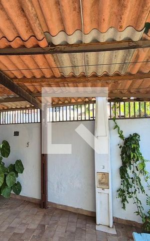 Casa à venda com 81m², 3 quartos e 2 vagas