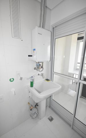 Apartamento para alugar com 152m², 3 quartos e 3 vagas Apartamento para alugar com 152m², 3 quartos e 3 vagasÁrea de Serviço