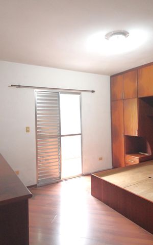 Casa à venda com 217m², 3 quartos e 2 vagasSuíte