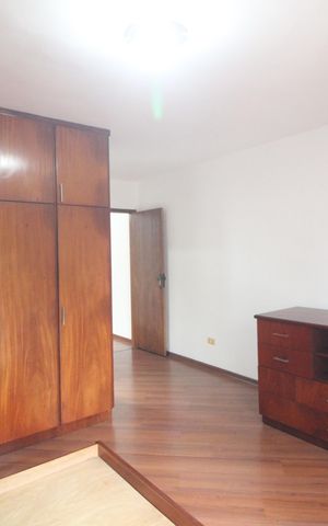 Casa à venda com 217m², 3 quartos e 2 vagasSuíte