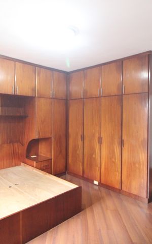 Casa à venda com 217m², 3 quartos e 2 vagasSuíte