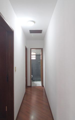 Casa à venda com 217m², 3 quartos e 2 vagasCorredor