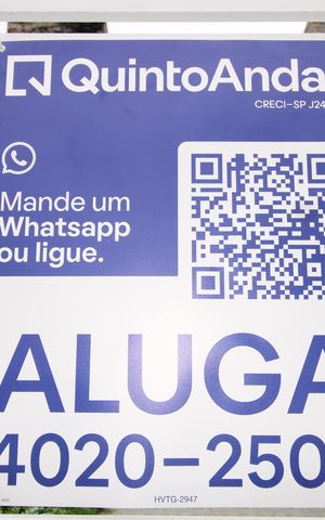 Casa para alugar com 100m², 2 quartos e 2 vagasFachada