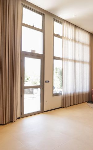 Apartamento à venda com 185m², 3 quartos e 3 vagas Apartamento à venda com 185m², 3 quartos e 3 vagasÁrea Comum