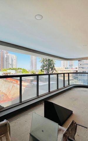 Apartamento à venda com 175m², 3 quartos e 3 vagas Apartamento à venda com 175m², 3 quartos e 3 vagasSacada