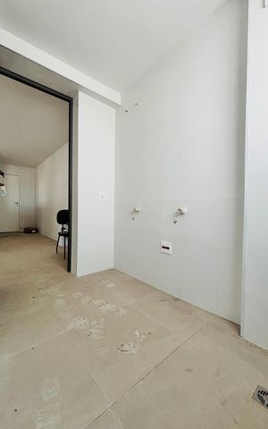 Apartamento à venda com 175m², 3 quartos e 3 vagas Apartamento à venda com 175m², 3 quartos e 3 vagasLavanderia