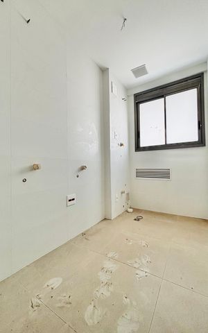 Apartamento à venda com 175m², 3 quartos e 3 vagas Apartamento à venda com 175m², 3 quartos e 3 vagasLavanderia