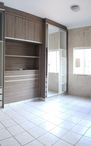 Casa à venda com 600m², 3 quartos e 3 vagas Casa à venda com 600m², 3 quartos e 3 vagasQuarto 1