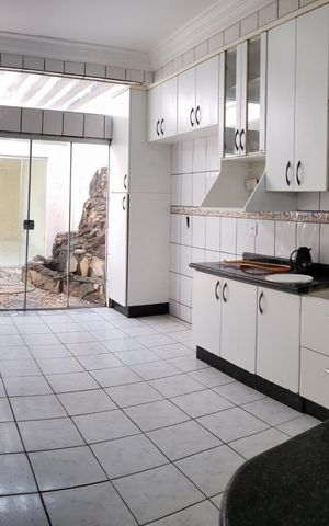 Casa à venda com 600m², 3 quartos e 3 vagas Casa à venda com 600m², 3 quartos e 3 vagasCozinha