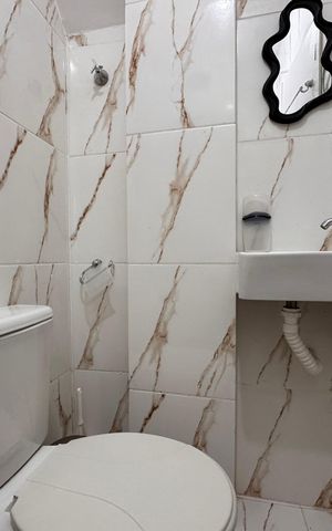 Casa de condomínio para alugar com 76m², 1 quarto e 1 vaga Casa de condomínio para alugar com 76m², 1 quarto e 1 vagaBanheiro Social