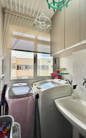 Apartamento à venda com 53m², 2 quartos e 1 vaga Apartamento à venda com 53m², 2 quartos e 1 vagaCozinha e Área de Serviço