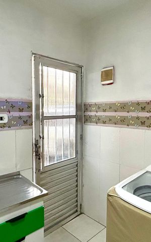 Casa à venda com 245m², 3 quartos e 2 vagas Casa à venda com 245m², 3 quartos e 2 vagasCozinha