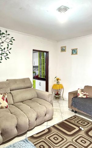 Casa à venda com 245m², 3 quartos e 2 vagas Casa à venda com 245m², 3 quartos e 2 vagasSala