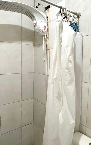 Casa à venda com 245m², 3 quartos e 2 vagas Casa à venda com 245m², 3 quartos e 2 vagasBanheiro 2