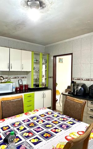 Casa à venda com 245m², 3 quartos e 2 vagas Casa à venda com 245m², 3 quartos e 2 vagasCozinha