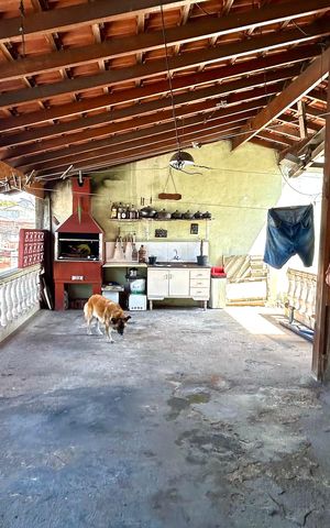 Casa à venda com 245m², 3 quartos e 2 vagas Casa à venda com 245m², 3 quartos e 2 vagasChurrasqueira