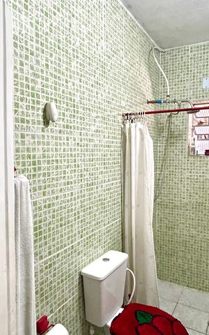 Casa à venda com 245m², 3 quartos e 2 vagas Casa à venda com 245m², 3 quartos e 2 vagasBanheiro da Suíte