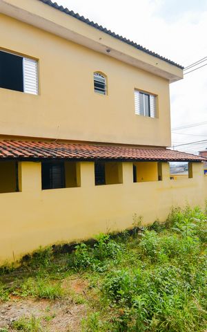 Casa à venda com 160m², 2 quartos e 2 vagasQuintal