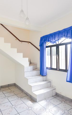 Casa à venda com 160m², 2 quartos e 2 vagasSala