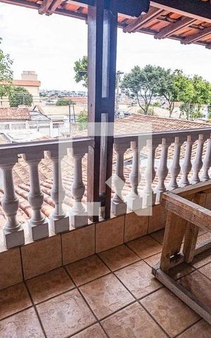 Casa para alugar com 141m², 2 quartos e 1 vaga Casa para alugar com 141m², 2 quartos e 1 vagaVaranda